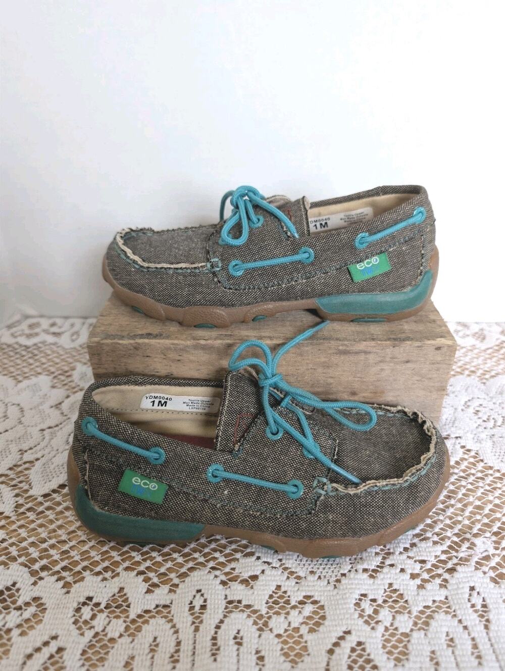 Twister Twisted X Shoes Size 1 kids Gray Turquoise